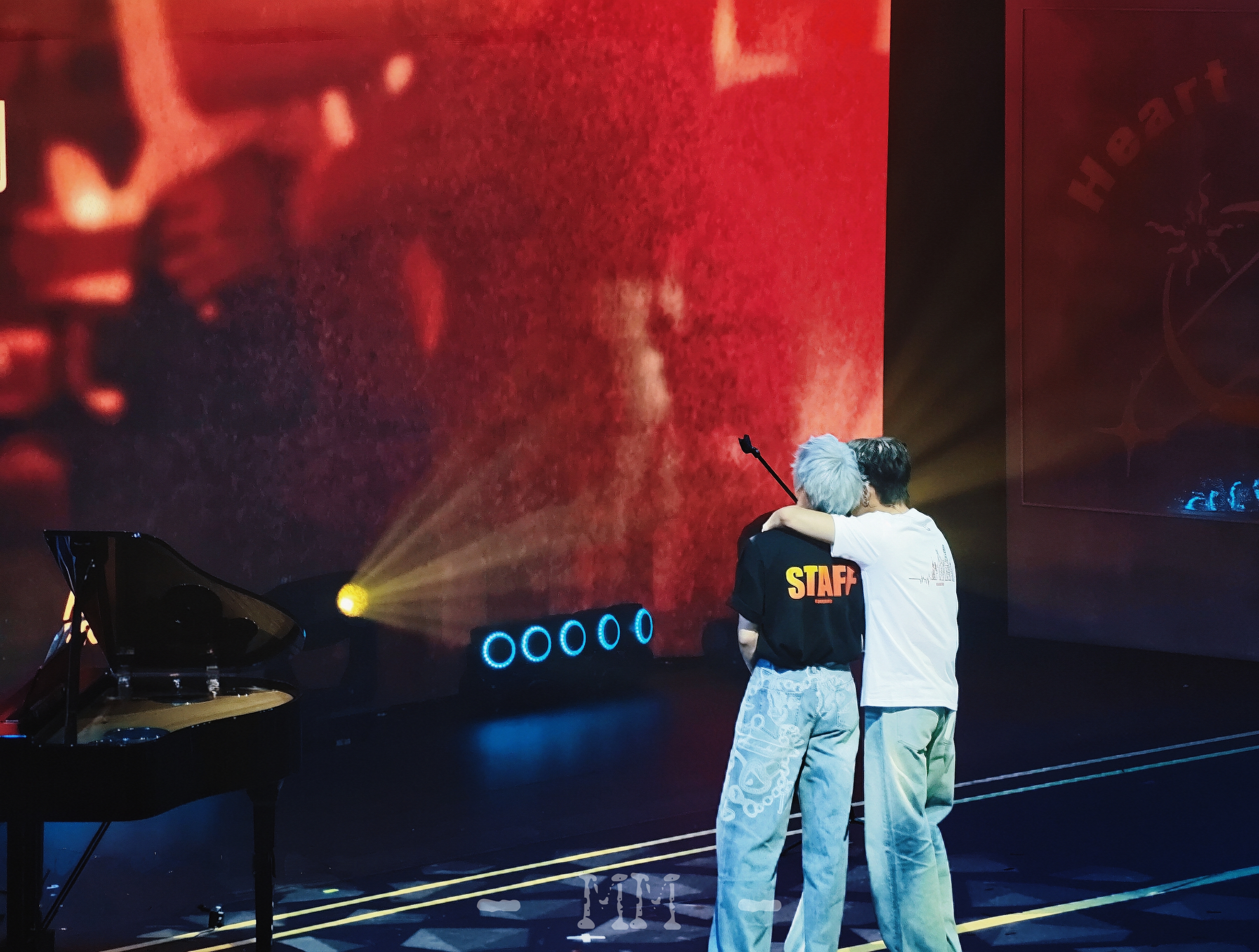 Stage photograph by Cakbm